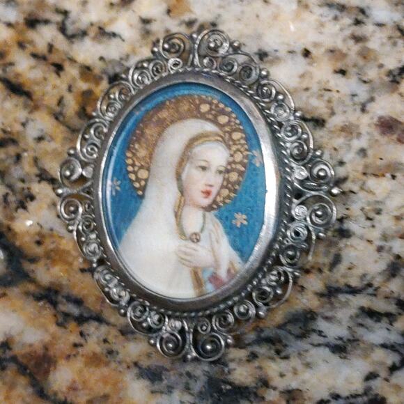 Vintage Religious Brooch / Pendant with Painted Madonna Marked 800 Filigree - Picture 1 of 11